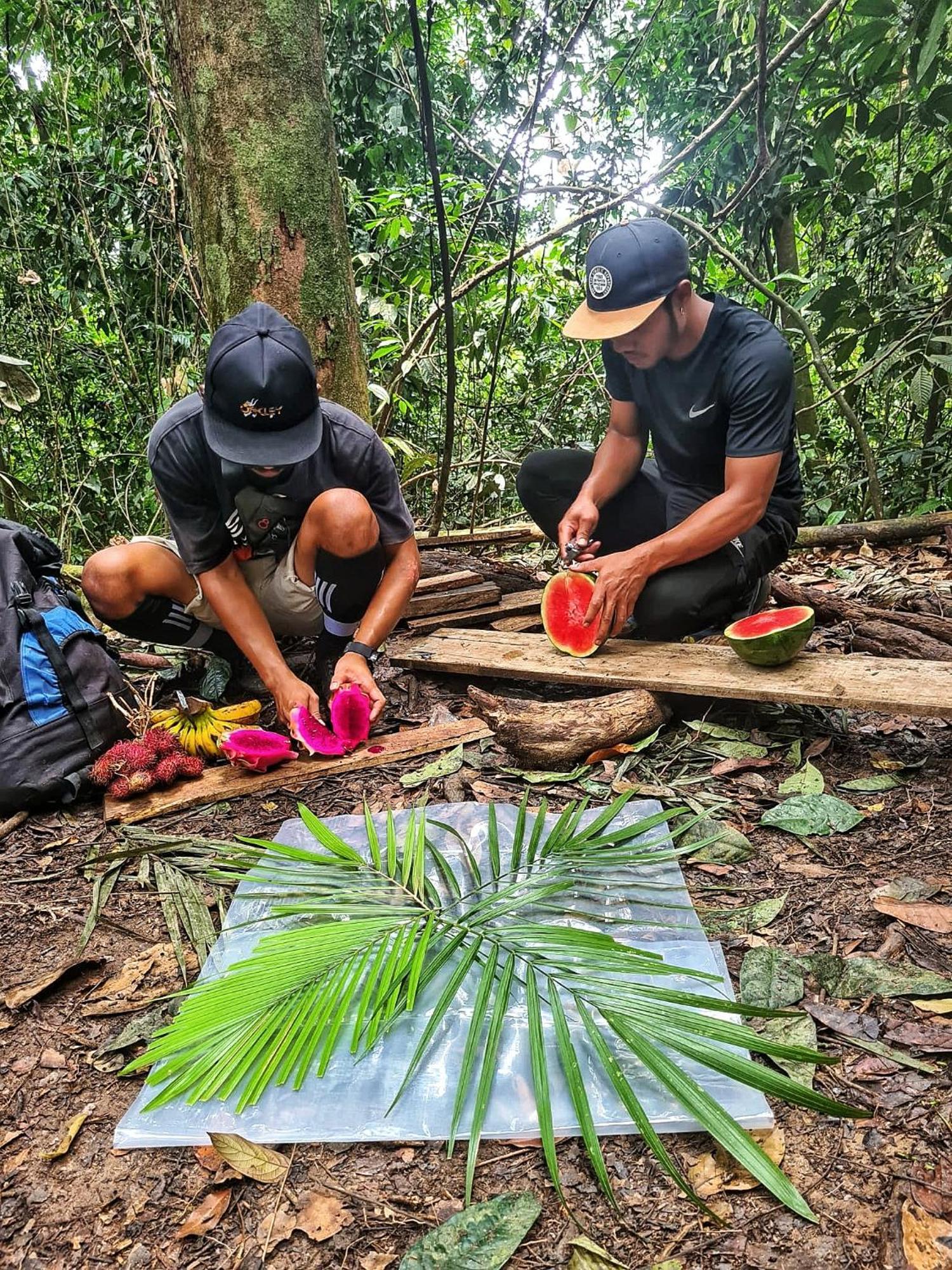 Batu Kapal Guest House & Jungle Trekking Букит Лаванг Екстериор снимка