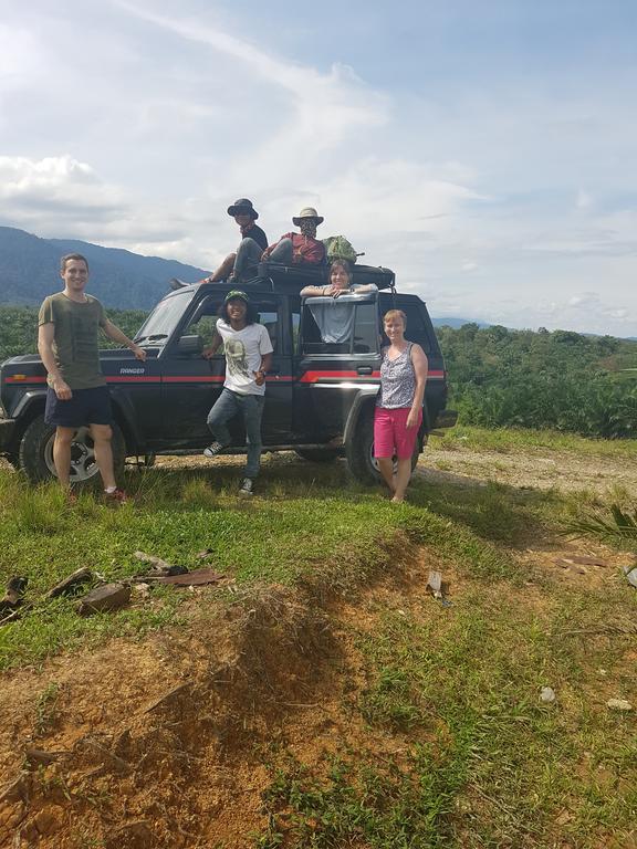 Batu Kapal Guest House & Jungle Trekking Букит Лаванг Екстериор снимка